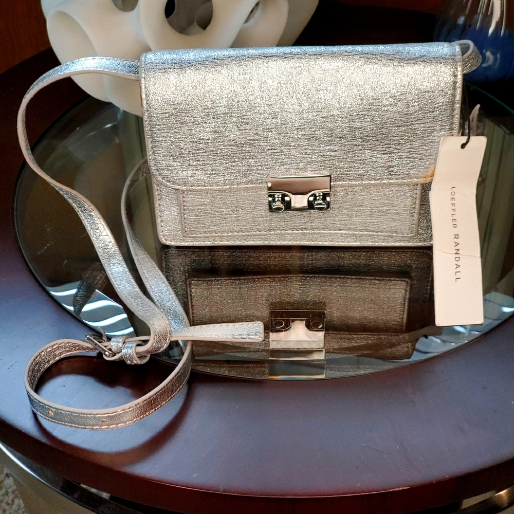 Loeffler Randall

Mini Minimal Rider Leather Cross